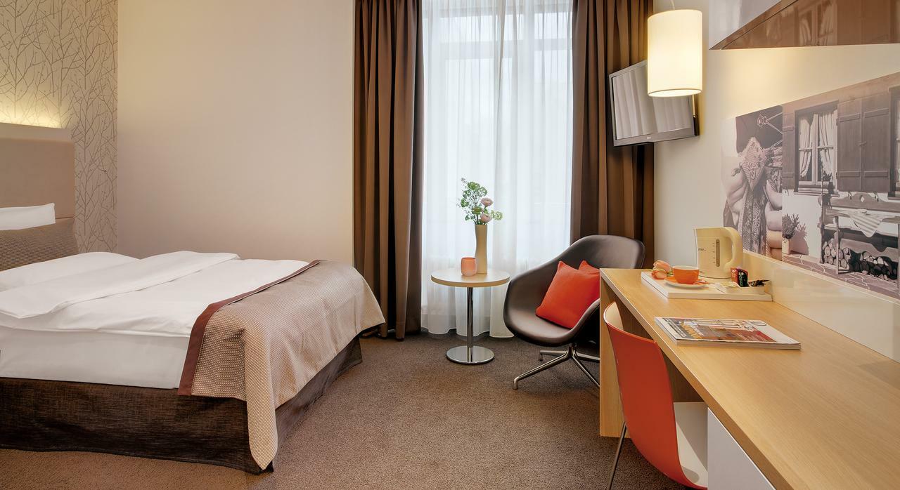 Boutique Atrium Hotel 4*